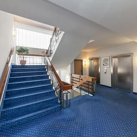 Novum Ambassador Hotel 3*