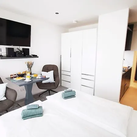 Hh 03 By Rockchair - Superhost Status - Modernes Mit Sonnigem Balkon & Premium Boxspringbetten In Winterhude - Geheimtipp *