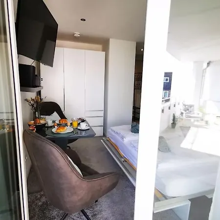 Hh 03 By Rockchair - Superhost Status - Modernes Mit Sonnigem Balkon & Premium Boxspringbetten In Winterhude - Geheimtipp Hamburg