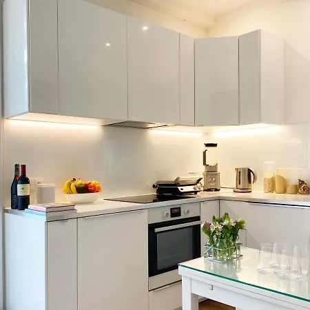 Apartment White *