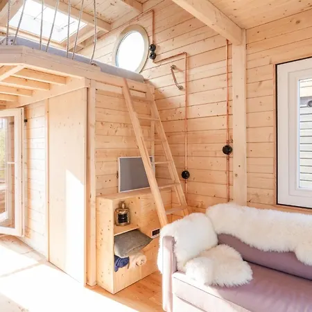 Botel Tolles Tiny-hausboot Guenter Mit Dachterrasse Hamburg
