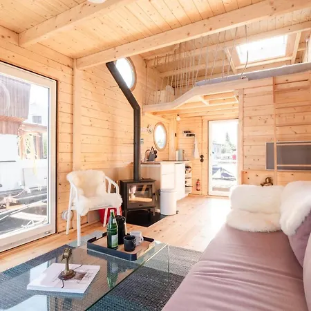 Tolles Tiny-hausboot Guenter Mit Dachterrasse *