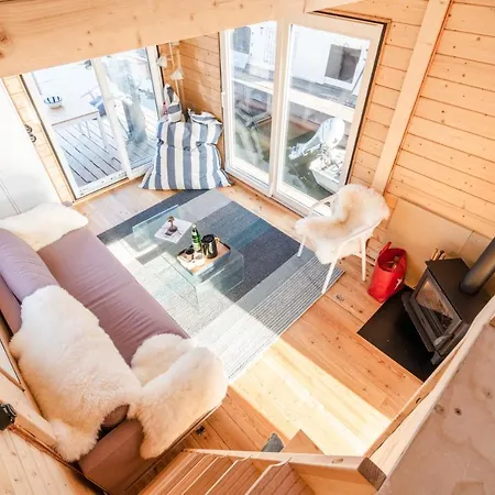 Botel Tolles Tiny-hausboot Guenter Mit Dachterrasse