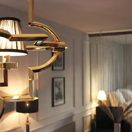 R B Apartment: Airport-adjacent Haven For Families And Professionals *