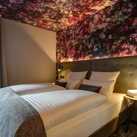 Vienna House Easy By Wyndham 3*