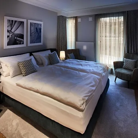 Clounys 4* Hamburg