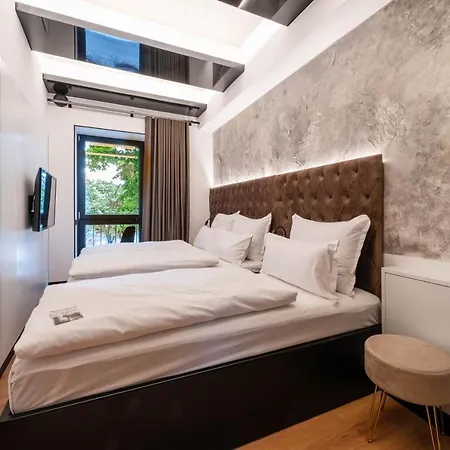 Am Beatles-platz Hotel