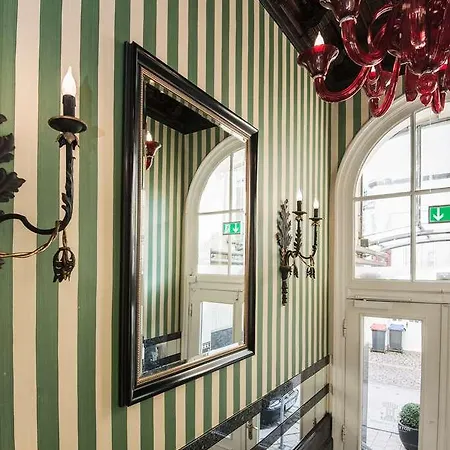 Hotell House 4*
