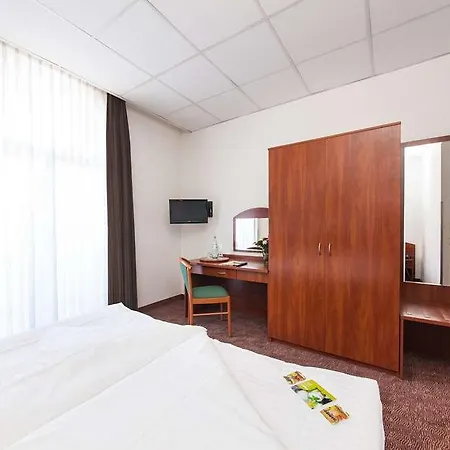 Hotel Novum Eleazar Center 4*