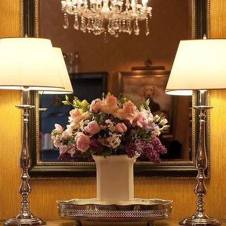 House Hotel