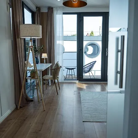 80qm Privates Hausboot In Hamburg-mitte Hamburg