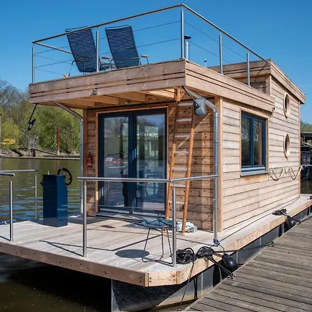 Undine - Wunderschoenes Tiny Hausboot Hamburg