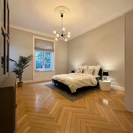 Homestay In Luxurious Hamburg