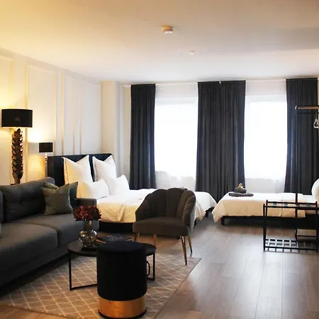 Apartment R B Business Am Flughafen Fuer 1-5 Personen - Ideal Fuer Geschaeftsreisende Und Familien - Kueche - Waschtrockner - Smart Tv *