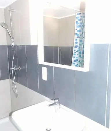Volksdorf 2 Zimmer, 3 Betten, Souterrain Apartment *