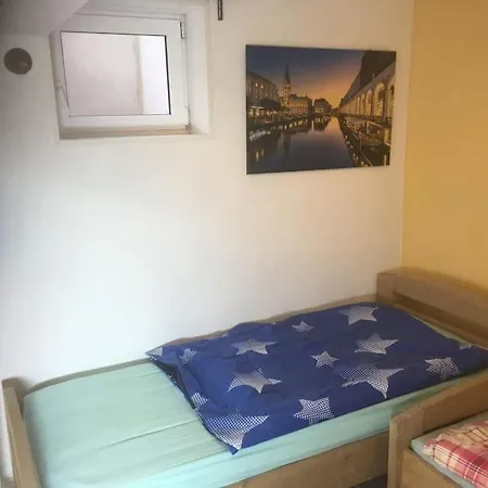 Apartment Volksdorf 2 Zimmer, 3 Betten, Souterrain *
