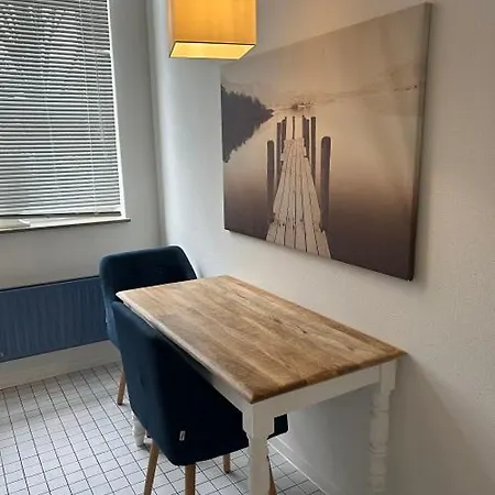 1 Zimmer-apartment 21 Saseler Markt Erdgeschoss *