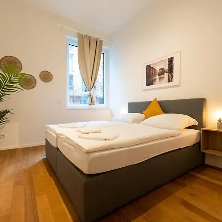 Grosszuegige In Der Naehe Vom Quartierpark Apartment *