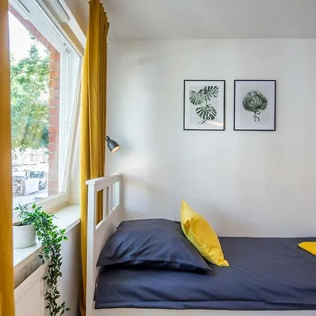 3 Bedroom In Great Location Apartment