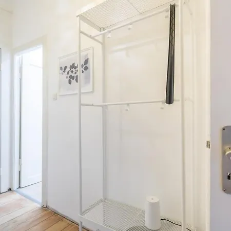 Apartment Cosy 2-room In Urban Location