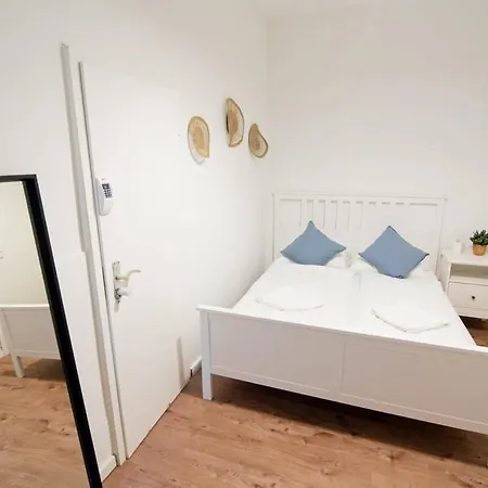 Apartment Great Three Bedroom Hamburg