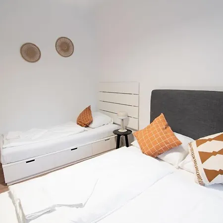 Great Three Bedroom Apartment Hamburg