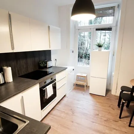 Great Three Bedroom Hamburg