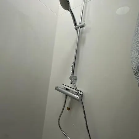 Apartment Sehr Zentral / Hell / Altbau *