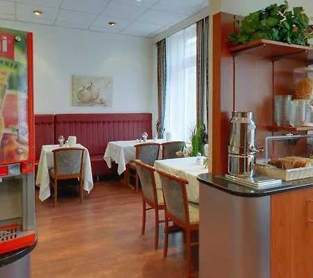 Hotel Lumen Am Hauptbahnhof Hamburg