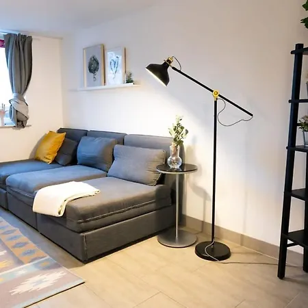 Apartment Altona - Three Bedrooms For Up To 10 *