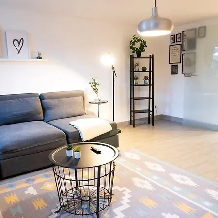 Altona - Three Bedrooms For Up To 10