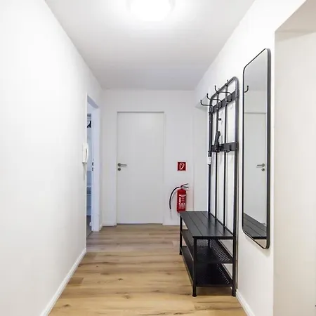 3 Bedroom In Great Location *
