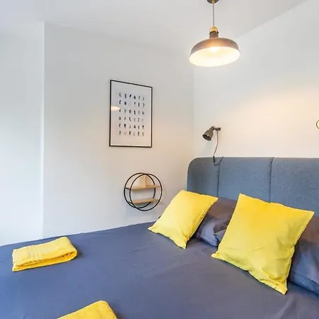3 Bedroom In Great Location Apartment