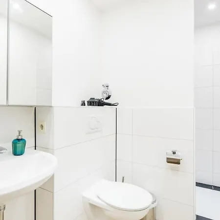 Cosy 2-room In Urban Location Hamburg