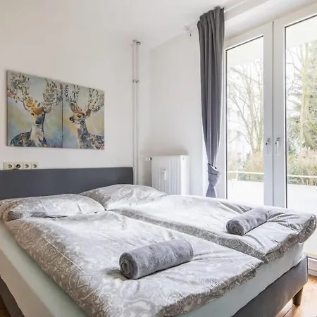 Schickes Zwei Kostenl Parkm Auf Der Strasse *