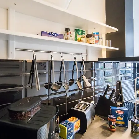 Apartment Schickes Zwei Kostenl Parkm Auf Der Strasse Hamburg