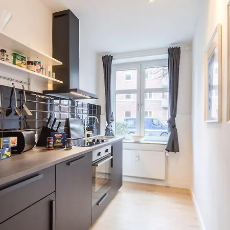 Schickes Zwei Kostenl Parkm Auf Der Strasse Apartment Hamburg