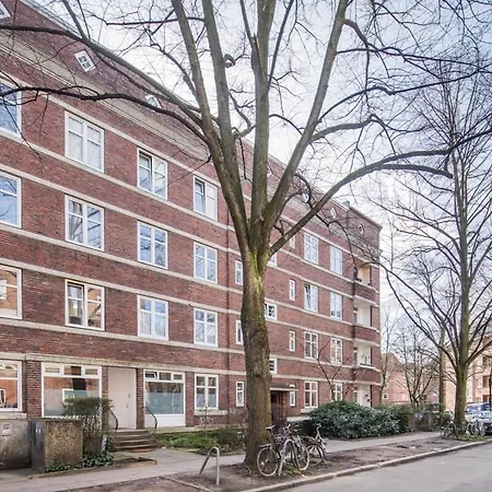 Schickes Zwei Kostenl Parkm Auf Der Strasse
