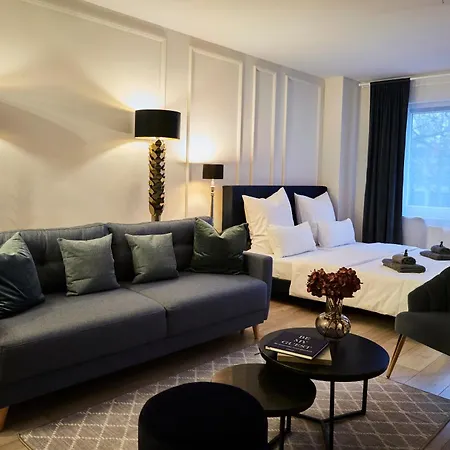 Apartment R B Business Am Flughafen Fuer 1-5 Personen - Ideal Fuer Geschaeftsreisende Und Familien - Kueche - Waschtrockner - Smart Tv *