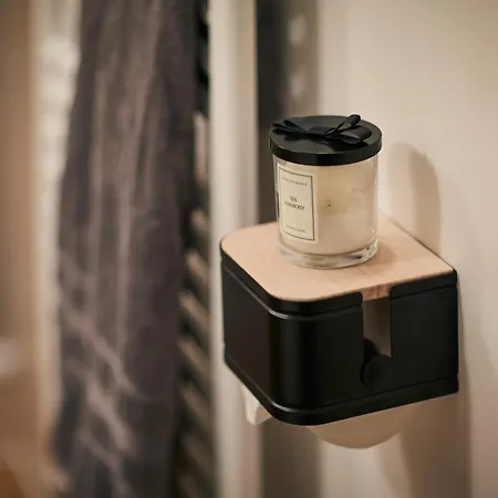 R B Apartment: Airport-adjacent Haven For Families And Professionals Apartment *