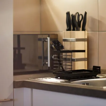 R B Apartment: Airport-adjacent Haven For Families And Professionals Apartment Hamburg