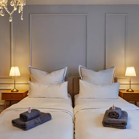 R B Apartment: Airport-adjacent Haven For Families And Professionals Apartment