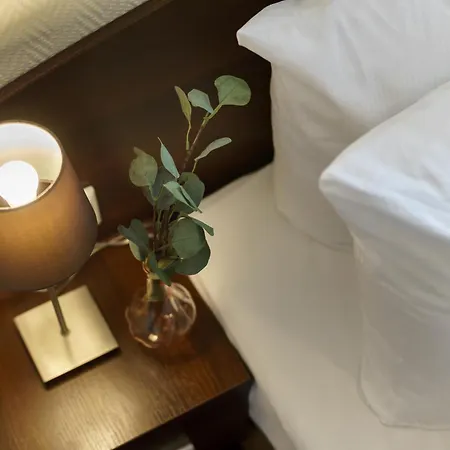Alte Wache Hotel *