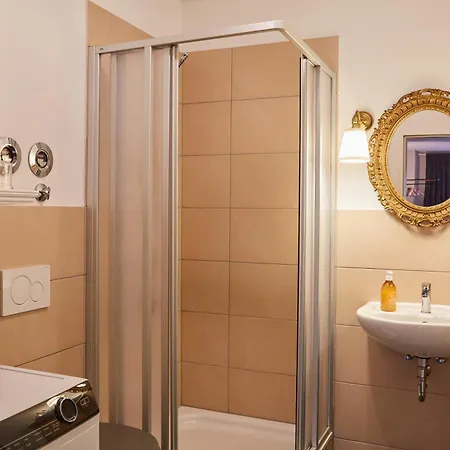 Apartment R B Business Am Flughafen Fuer 1-5 Personen - Ideal Fuer Geschaeftsreisende Und Familien - Kueche - Waschtrockner - Smart Tv Hamburg
