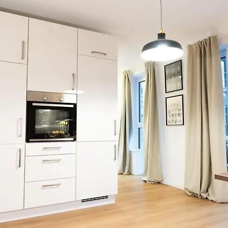Apartment Four Bedroom In Urban Location