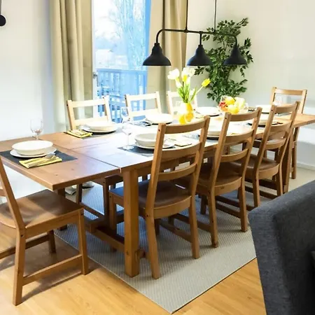Four Bedroom In Urban Location Hamburg