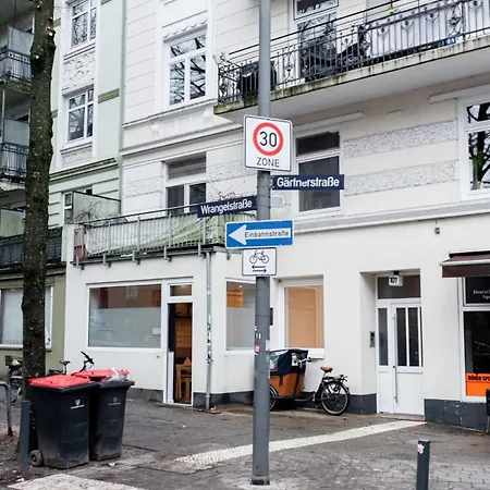 Great Three Bedroom * Hamburg
