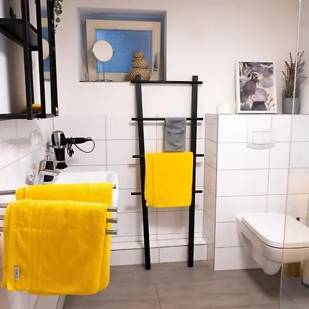 Altona - Three Bedrooms For Up To 10