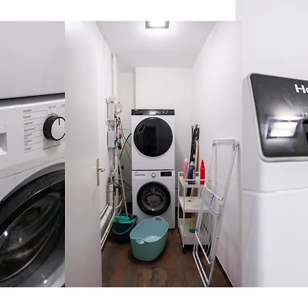 Zentral Gelegenes Premium-apartment Mit Viel Tageslicht Apartment