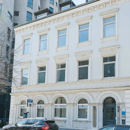 Zentral Gelegenes Premium-apartment Mit Viel Tageslicht *